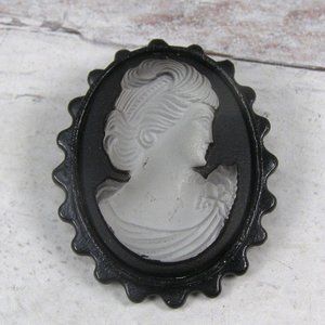 Unique Vintage Painted Abalone Glass Cameo Brooch Pin